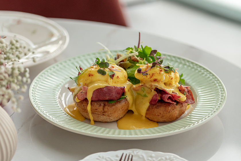Classic Eggs Benedict