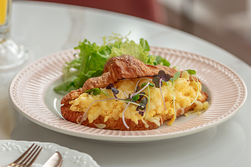 Scrambled Eggs Croissant